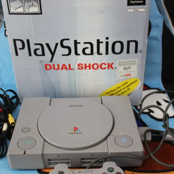 1758 - Playstation 1 Konsole in OVP