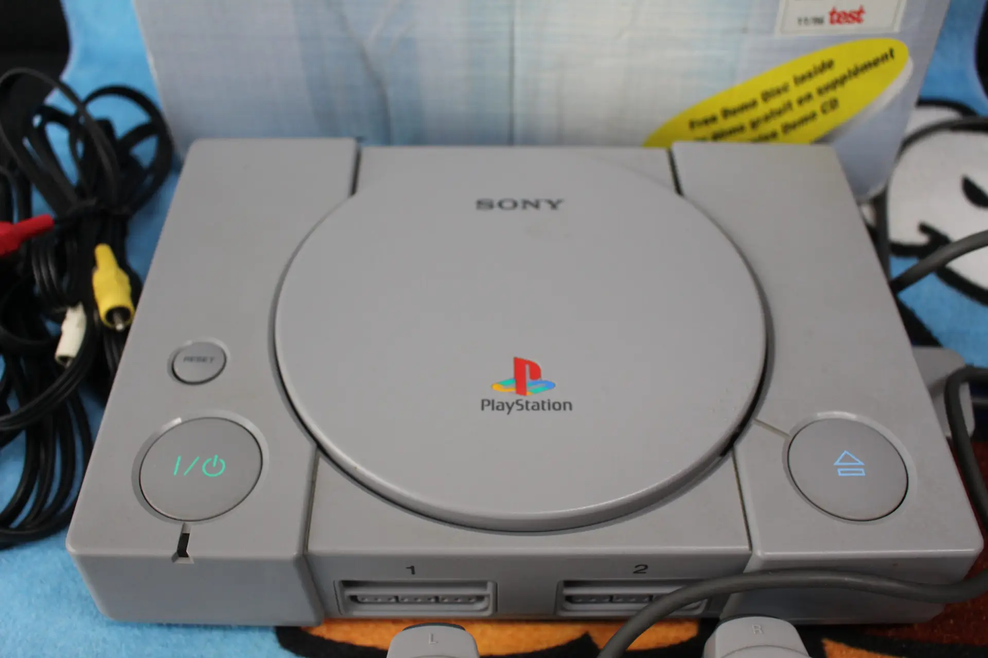 1758 - Playstation 1 Konsole in OVP