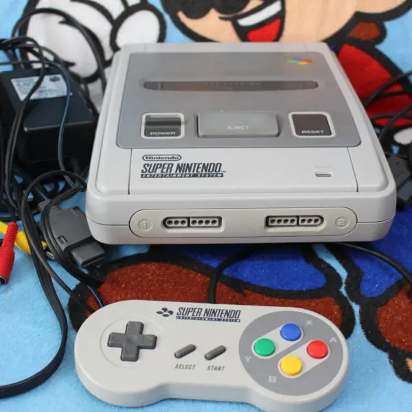 1773,1774 - Super Nintendo Konsole mit Controller