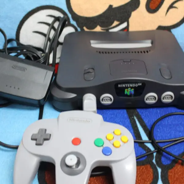 1784, 1785 - Nintendo 64 Konsole mit Controller Grau