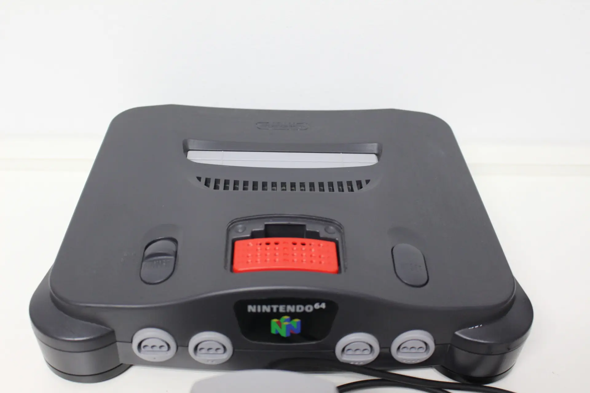 Nintendo 64 mit Controller in Grau und Expansion Pak – Bild 3